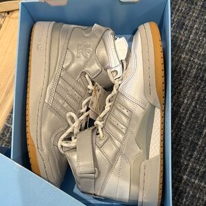Ivy Park x adidas Forum Mid 'Icy Park - Silver Metallic'